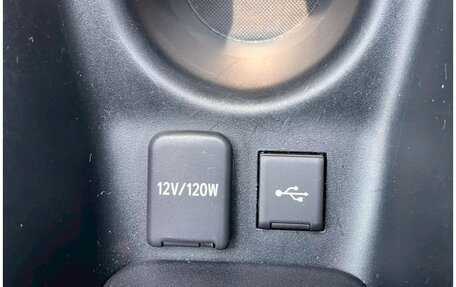 Toyota Prius IV XW50, 2022 год, 1 650 000 рублей, 14 фотография