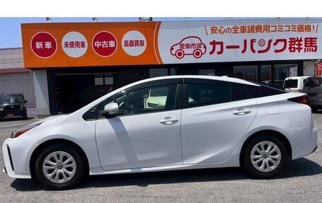 Toyota Prius IV XW50, 2022 год, 1 650 000 рублей, 22 фотография