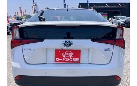 Toyota Prius IV XW50, 2022 год, 1 650 000 рублей, 18 фотография