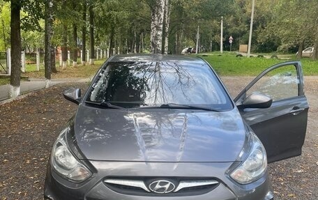 Hyundai Solaris II рестайлинг, 2014 год, 640 000 рублей, 1 фотография