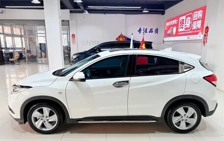 Honda Vezel, 2022 год, 1 490 000 рублей, 5 фотография