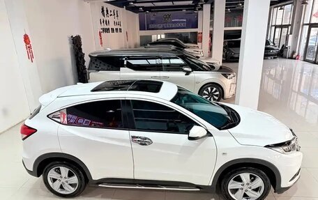Honda Vezel, 2022 год, 1 490 000 рублей, 6 фотография