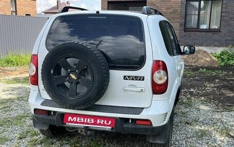 Chevrolet Niva I рестайлинг, 2016 год, 590 000 рублей, 3 фотография