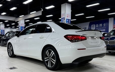 Mercedes-Benz A-Класс, 2022 год, 1 800 666 рублей, 5 фотография