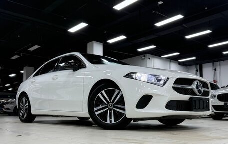 Mercedes-Benz A-Класс, 2022 год, 1 800 666 рублей, 2 фотография