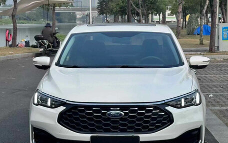 Ford Escort, 2022 год, 956 007 рублей, 2 фотография