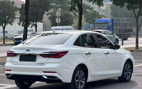 Ford Escort, 2022 год, 956 007 рублей, 7 фотография
