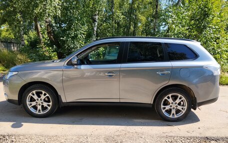 Mitsubishi Outlander III рестайлинг 3, 2012 год, 1 250 000 рублей, 2 фотография