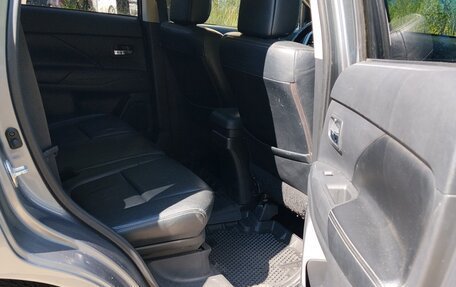 Mitsubishi Outlander III рестайлинг 3, 2012 год, 1 250 000 рублей, 12 фотография