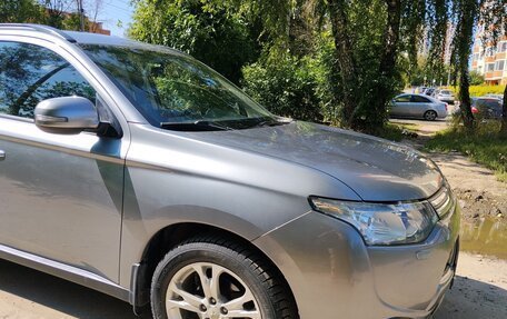 Mitsubishi Outlander III рестайлинг 3, 2012 год, 1 250 000 рублей, 14 фотография