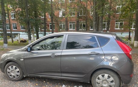 Hyundai Solaris II рестайлинг, 2014 год, 640 000 рублей, 2 фотография