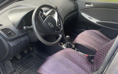 Hyundai Solaris II рестайлинг, 2014 год, 640 000 рублей, 5 фотография