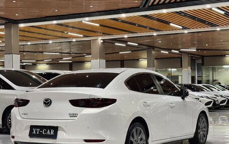 Mazda 3, 2022 год, 1 400 000 рублей, 4 фотография