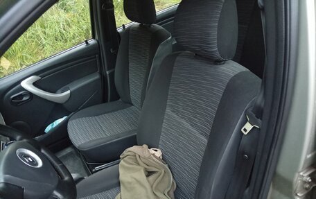 Renault Logan I, 2010 год, 700 000 рублей, 3 фотография