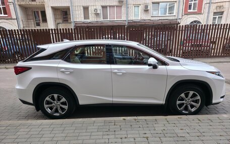 Lexus RX IV рестайлинг, 2019 год, 4 300 000 рублей, 6 фотография