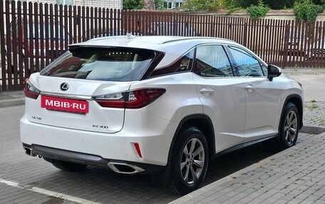 Lexus RX IV рестайлинг, 2019 год, 4 300 000 рублей, 4 фотография