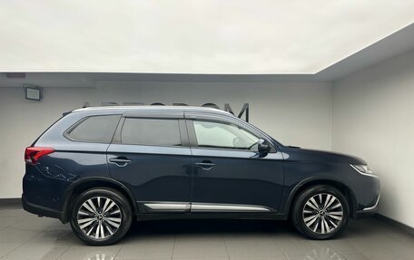 Mitsubishi Outlander III рестайлинг 3, 2018 год, 2 124 000 рублей, 6 фотография