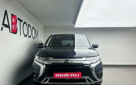 Mitsubishi Outlander III рестайлинг 3, 2018 год, 2 124 000 рублей, 2 фотография