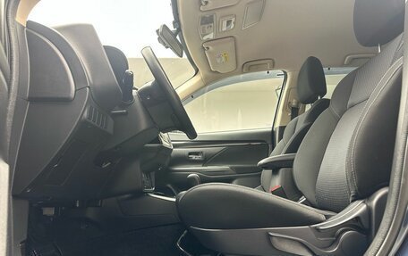 Mitsubishi Outlander III рестайлинг 3, 2018 год, 2 124 000 рублей, 12 фотография