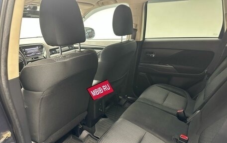 Mitsubishi Outlander III рестайлинг 3, 2018 год, 2 124 000 рублей, 13 фотография