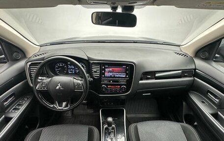 Mitsubishi Outlander III рестайлинг 3, 2018 год, 2 124 000 рублей, 17 фотография