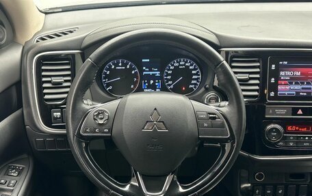 Mitsubishi Outlander III рестайлинг 3, 2018 год, 2 124 000 рублей, 20 фотография