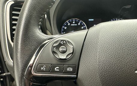 Mitsubishi Outlander III рестайлинг 3, 2018 год, 2 124 000 рублей, 26 фотография