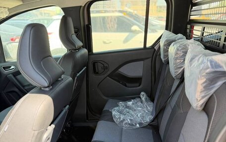 Renault Kangoo, 2024 год, 3 950 000 рублей, 4 фотография