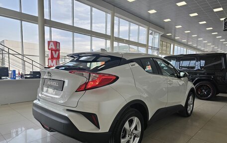 Toyota C-HR I рестайлинг, 2018 год, 2 479 000 рублей, 9 фотография