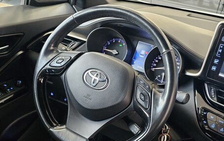 Toyota C-HR I рестайлинг, 2018 год, 2 479 000 рублей, 21 фотография