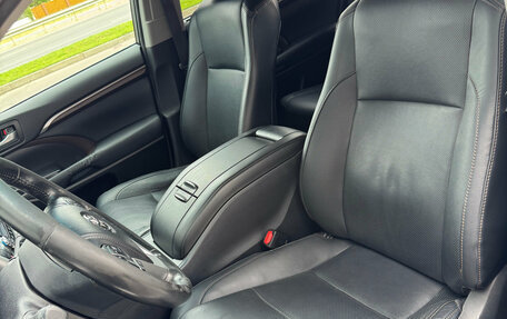Toyota Highlander III, 2014 год, 2 700 000 рублей, 9 фотография