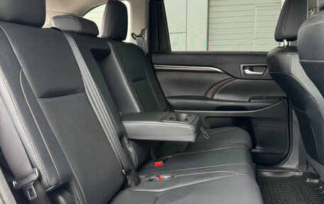 Toyota Highlander III, 2014 год, 2 700 000 рублей, 18 фотография