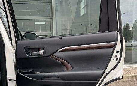 Toyota Highlander III, 2014 год, 2 700 000 рублей, 17 фотография