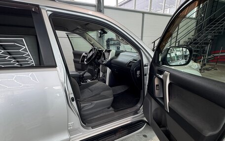Toyota Land Cruiser Prado 150 рестайлинг 2, 2012 год, 3 000 000 рублей, 9 фотография