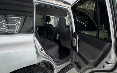 Toyota Land Cruiser Prado 150 рестайлинг 2, 2012 год, 3 000 000 рублей, 10 фотография