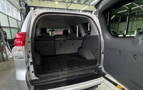 Toyota Land Cruiser Prado 150 рестайлинг 2, 2012 год, 3 000 000 рублей, 11 фотография