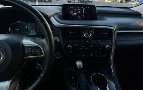 Lexus RX IV рестайлинг, 2019 год, 4 400 000 рублей, 5 фотография