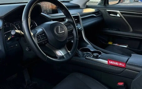 Lexus RX IV рестайлинг, 2019 год, 4 400 000 рублей, 4 фотография