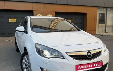 Opel Astra J, 2011 год, 800 000 рублей, 14 фотография