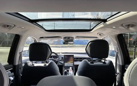 Geely Atlas, 2024 год, 2 700 000 рублей, 9 фотография