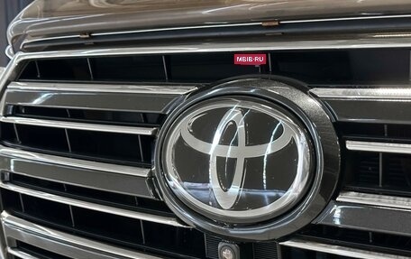 Toyota Land Cruiser 200, 2018 год, 6 950 000 рублей, 5 фотография