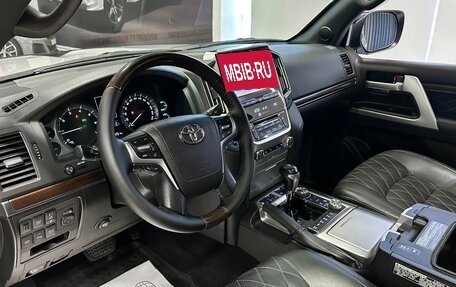 Toyota Land Cruiser 200, 2018 год, 6 950 000 рублей, 12 фотография