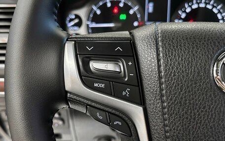 Toyota Land Cruiser 200, 2018 год, 6 950 000 рублей, 25 фотография