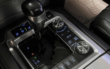 Toyota Land Cruiser 200, 2018 год, 6 950 000 рублей, 30 фотография