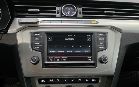 Volkswagen Passat B8 рестайлинг, 2015 год, 1 630 000 рублей, 12 фотография