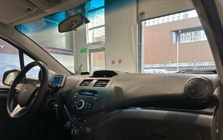 Chevrolet Spark III, 2011 год, 550 000 рублей, 10 фотография
