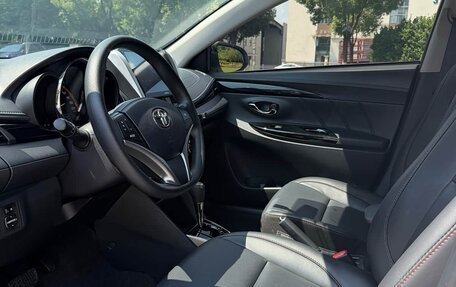 Toyota Yaris XP150 рестайлинг, 2022 год, 1 320 000 рублей, 5 фотография