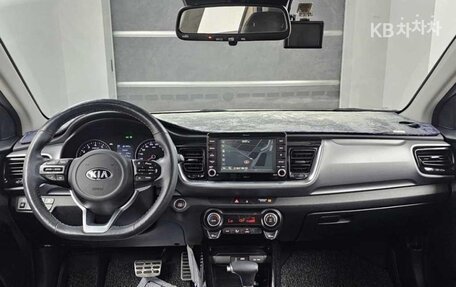 KIA Stonic, 2021 год, 1 190 005 рублей, 7 фотография