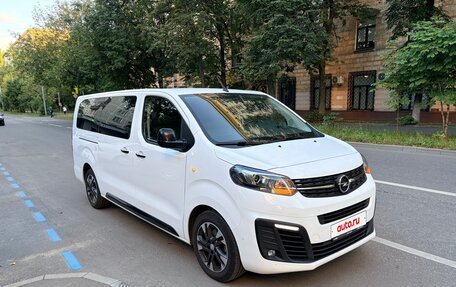 Opel Zafira Life I, 2020 год, 3 800 000 рублей, 2 фотография