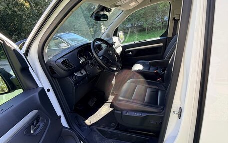 Opel Zafira Life I, 2020 год, 3 800 000 рублей, 6 фотография